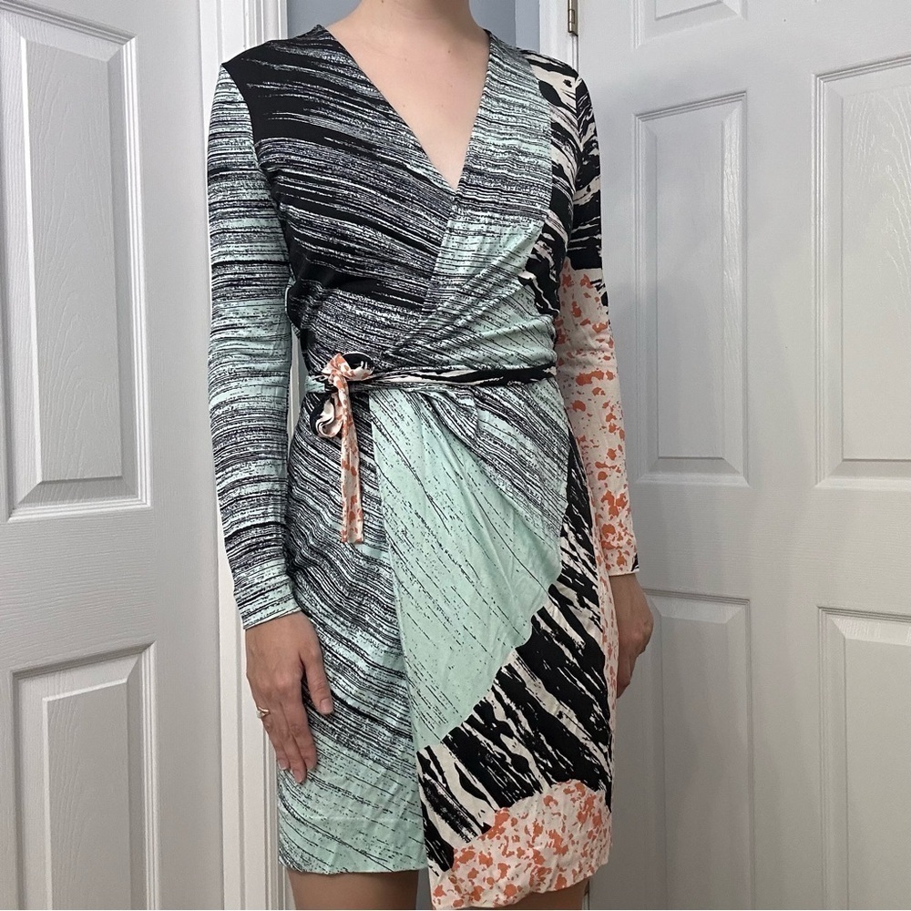 Diane Von Furstenberg Wrap Dress Long Sleeve Silk Mini Abstract Size 4 Small